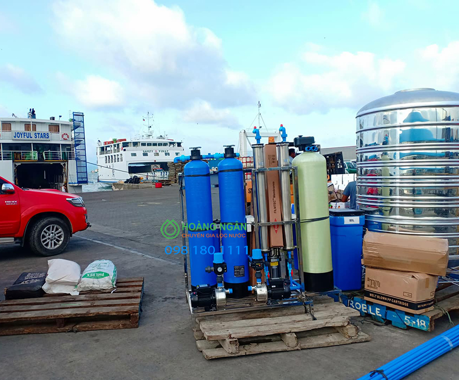 Lọc nước RO tinh khiết cung cung cấp nước uống cho cảng biển hải đảo tàu thuyền